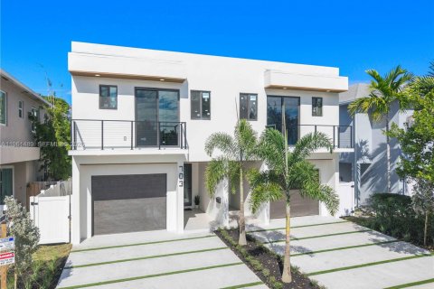 Townhouse in Fort Lauderdale, Florida 5 bedrooms, 234.02 sq.m. № 2023383