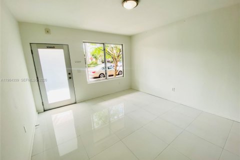 Condominio en venta en Miami Beach, Florida, 1 dormitorio, 38.09 m2 № 2040740 - foto 4