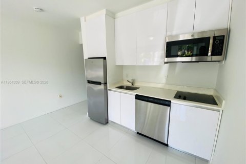 Condominio en venta en Miami Beach, Florida, 1 dormitorio, 38.09 m2 № 2040740 - foto 10