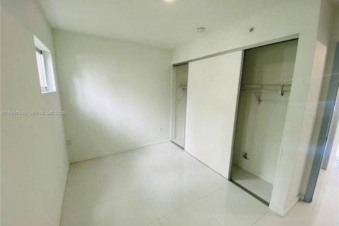 Condominio en venta en Miami Beach, Florida, 1 dormitorio, 38.09 m2 № 2040740 - foto 12