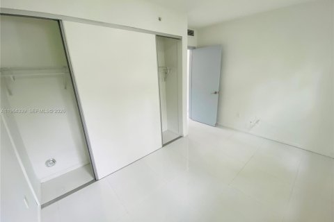 Condominio en venta en Miami Beach, Florida, 1 dormitorio, 38.09 m2 № 2040740 - foto 13