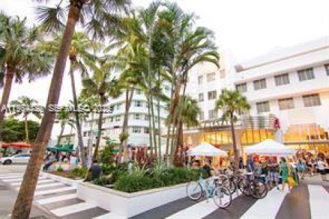 Condominio en venta en Miami Beach, Florida, 1 dormitorio, 38.09 m2 № 2040740 - foto 24