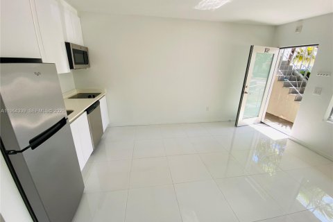 Condominio en venta en Miami Beach, Florida, 1 dormitorio, 38.09 m2 № 2040740 - foto 9