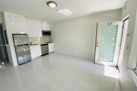 Condominio en venta en Miami Beach, Florida, 1 dormitorio, 38.09 m2 № 2040740 - foto 6