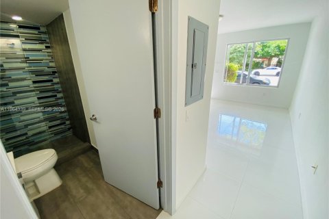 Condominio en venta en Miami Beach, Florida, 1 dormitorio, 38.09 m2 № 2040740 - foto 16