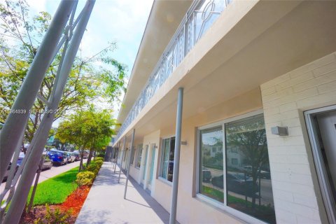 Condominio en venta en Miami Beach, Florida, 1 dormitorio, 38.09 m2 № 2040740 - foto 18