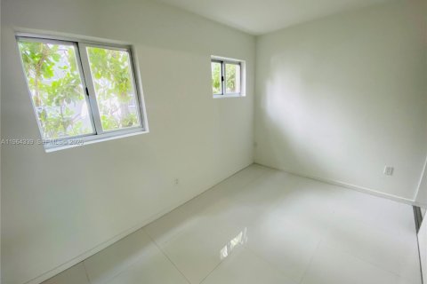 Condominio en venta en Miami Beach, Florida, 1 dormitorio, 38.09 m2 № 2040740 - foto 11