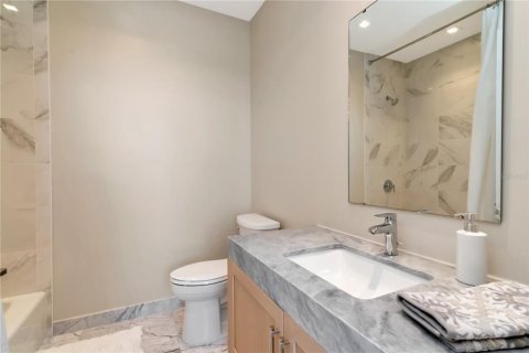 Condo in Tampa, Florida, 3 bedrooms  № 2205880 - photo 25
