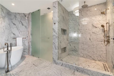 Condo in Tampa, Florida, 3 bedrooms  № 2205880 - photo 15