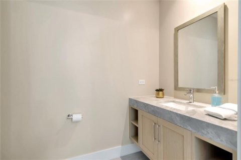 Condo in Tampa, Florida, 3 bedrooms  № 2205880 - photo 17