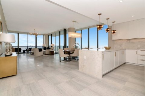 Condo in Tampa, Florida, 3 bedrooms  № 2205880 - photo 4