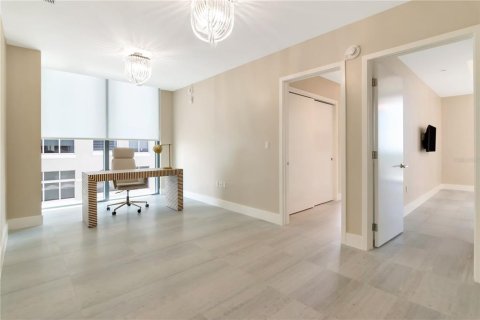 Condo in Tampa, Florida, 3 bedrooms  № 2205880 - photo 27