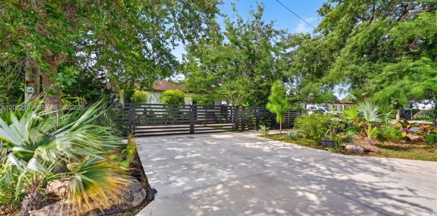 Casa en Miami, Florida 3 dormitorios, 133.59 m2 № 2170811