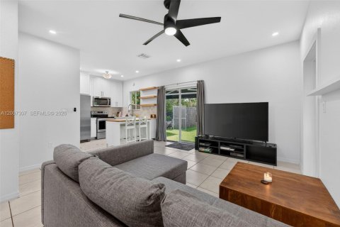 Casa en venta en Miami, Florida, 3 dormitorios, 133.59 m2 № 2170811 - foto 12