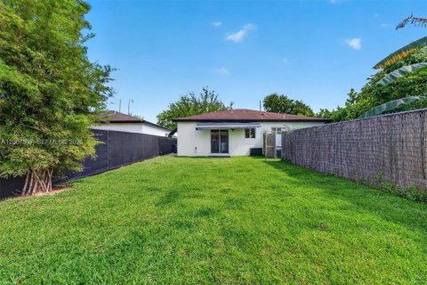 Casa en venta en Miami, Florida, 3 dormitorios, 133.59 m2 № 2170811 - foto 19