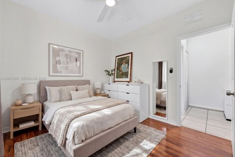 Casa en venta en Miami, Florida, 3 dormitorios, 133.59 m2 № 2170811 - foto 14