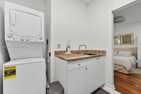Casa en venta en Miami, Florida, 3 dormitorios, 133.59 m2 № 2170811 - foto 22
