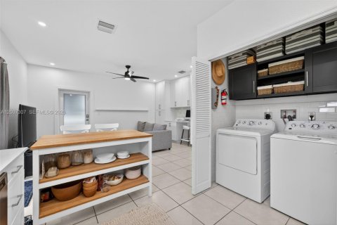 Casa en venta en Miami, Florida, 3 dormitorios, 133.59 m2 № 2170811 - foto 9