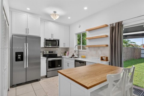 Casa en venta en Miami, Florida, 3 dormitorios, 133.59 m2 № 2170811 - foto 10