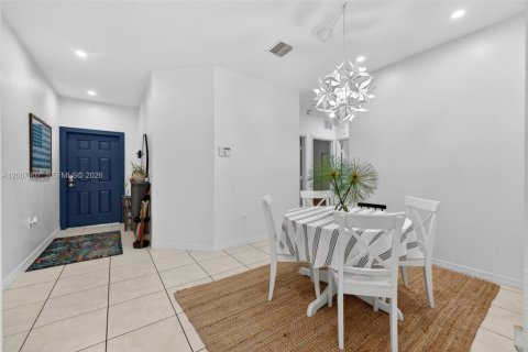 Casa en venta en Miami, Florida, 3 dormitorios, 133.59 m2 № 2170811 - foto 7
