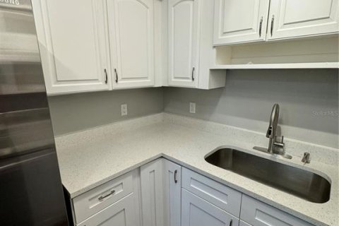 Touwnhouse à louer à Tampa, Floride: 2 chambres, 139.35 m2 № 2388154 - photo 4