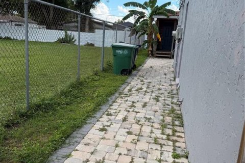 Touwnhouse à louer à Tampa, Floride: 2 chambres, 139.35 m2 № 2388154 - photo 15