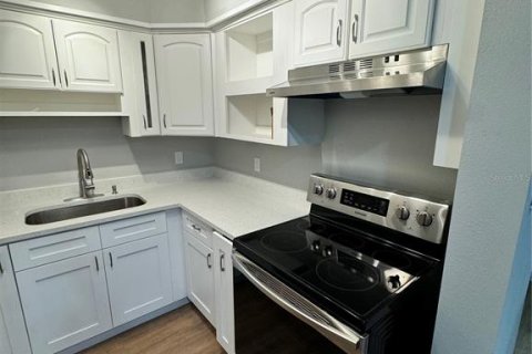 Touwnhouse à louer à Tampa, Floride: 2 chambres, 139.35 m2 № 2388154 - photo 3