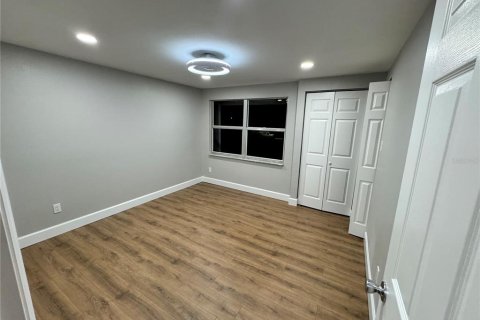 Touwnhouse à louer à Tampa, Floride: 2 chambres, 139.35 m2 № 2388154 - photo 7