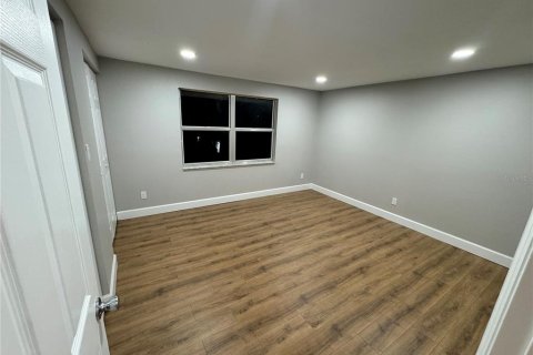 Touwnhouse à louer à Tampa, Floride: 2 chambres, 139.35 m2 № 2388154 - photo 9