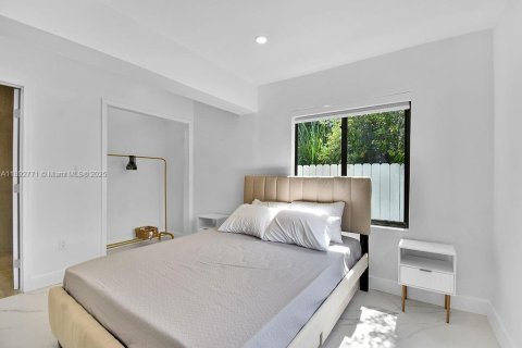 Villa ou maison à vendre à Miami, Floride: 4 chambres, 152.27 m2 № 1946284 - photo 25