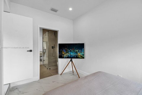 Villa ou maison à vendre à Miami, Floride: 4 chambres, 152.27 m2 № 1946284 - photo 22