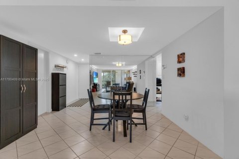 Condominio en venta en Weston, Florida, 2 dormitorios, 118.26 m2 № 1937148 - foto 10