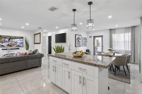 Villa ou maison à vendre à Hollywood, Floride: 3 chambres, 110.18 m2 № 1996052 - photo 6