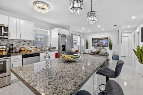 Villa ou maison à vendre à Hollywood, Floride: 3 chambres, 110.18 m2 № 1996052 - photo 5