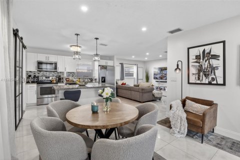 Villa ou maison à vendre à Hollywood, Floride: 3 chambres, 110.18 m2 № 1996052 - photo 8