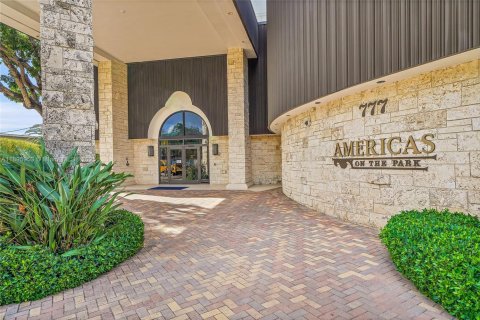 Condominio en venta en Fort Lauderdale, Florida, 3 dormitorios, 231.33 m2 № 1954976 - foto 4