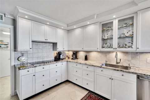 Condominio en venta en Fort Lauderdale, Florida, 3 dormitorios, 231.33 m2 № 1954976 - foto 13