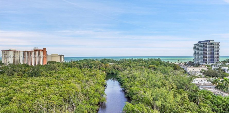 Condominio en Fort Lauderdale, Florida, 3 dormitorios № 1954976