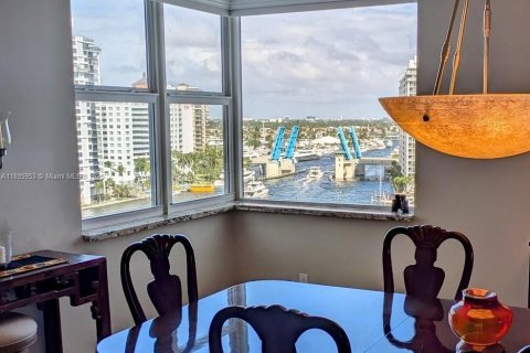 Condominio en venta en Fort Lauderdale, Florida, 3 dormitorios, 231.33 m2 № 1954976 - foto 10