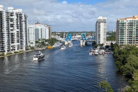 Condominio en venta en Fort Lauderdale, Florida, 3 dormitorios, 231.33 m2 № 1954976 - foto 11