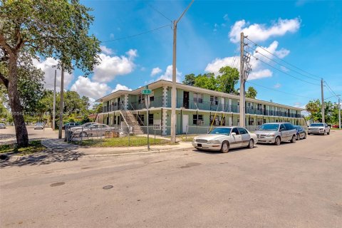 Casa en alquiler en Miami, Florida, 1 dormitorio, 65.03 m2 № 2088457 - foto 2