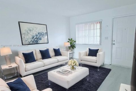 Купить кондоминиум в Хайалиа, Флорида 2 спальни, 89.19м2, № 2000741 - фото 2