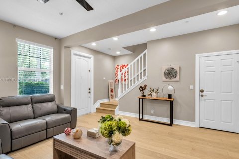 Touwnhouse à louer à Wilton Manors, Floride: 3 chambres, 174.66 m2 № 1966224 - photo 10