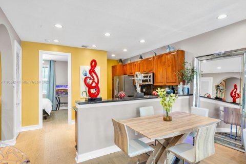 Touwnhouse à louer à Wilton Manors, Floride: 3 chambres, 174.66 m2 № 1966224 - photo 9