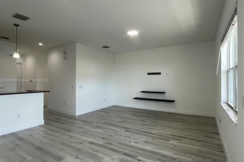 Condo in Fort Lauderdale, Florida, 2 bedrooms № 1942824 - photo 12