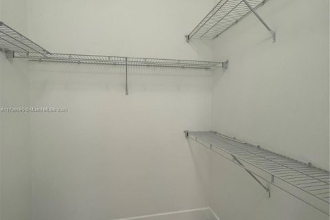 Condo in Fort Lauderdale, Florida, 2 bedrooms № 1942824 - photo 20