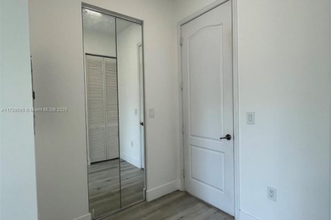 Condo in Fort Lauderdale, Florida, 2 bedrooms № 1942824 - photo 10