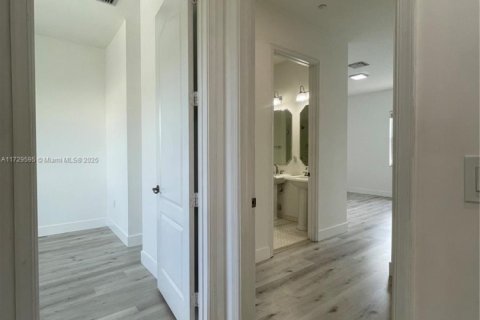 Condo in Fort Lauderdale, Florida, 2 bedrooms № 1942824 - photo 22