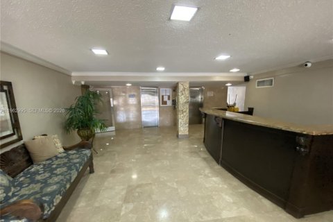 Copropriété à vendre à North Miami, Floride: 1 chambre, 66.33 m2 № 2023958 - photo 6