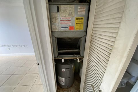 Copropriété à vendre à North Miami, Floride: 1 chambre, 66.33 m2 № 2023958 - photo 11